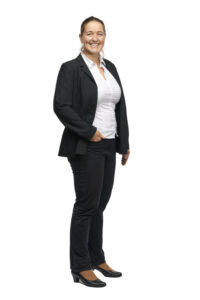 zuzana schöchlin, porträt vor weissem hintergrund